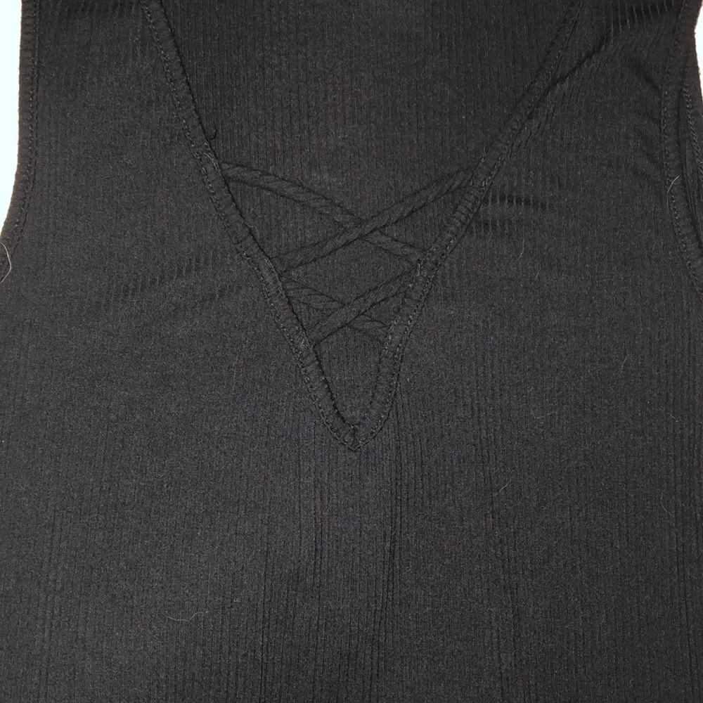Black tank top - Picture 2 of 2